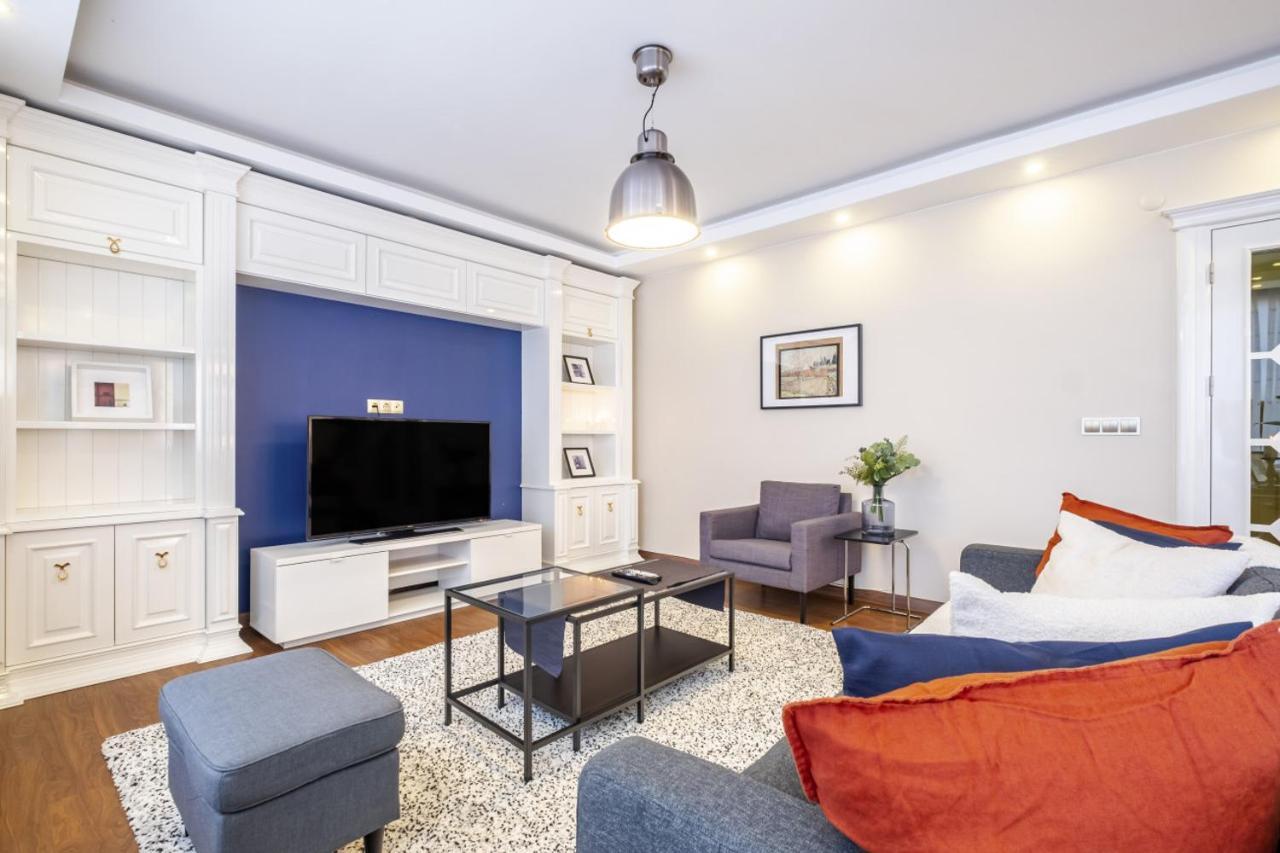 Captivating Flat With Balcony Near Besiktas Pier Apartment อิสตันบูล ภายนอก รูปภาพ