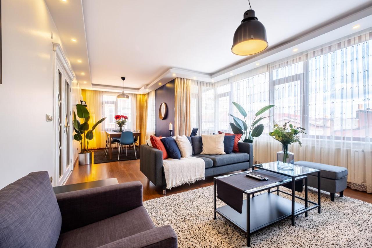Captivating Flat With Balcony Near Besiktas Pier Apartment อิสตันบูล ภายนอก รูปภาพ