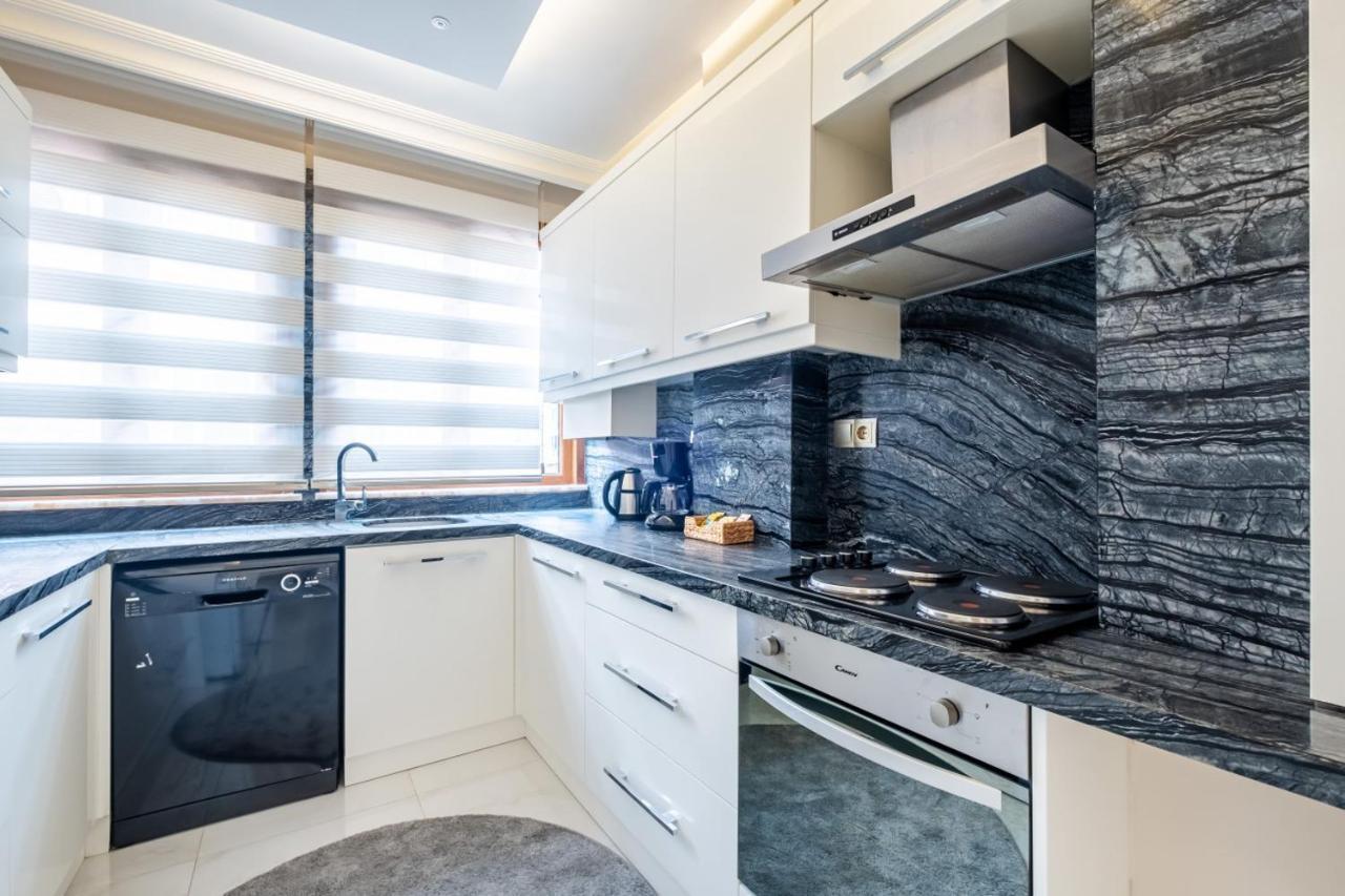 Captivating Flat With Balcony Near Besiktas Pier Apartment อิสตันบูล ภายนอก รูปภาพ