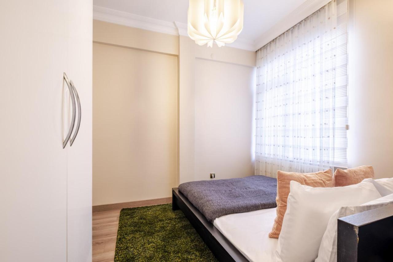 Captivating Flat With Balcony Near Besiktas Pier Apartment อิสตันบูล ภายนอก รูปภาพ
